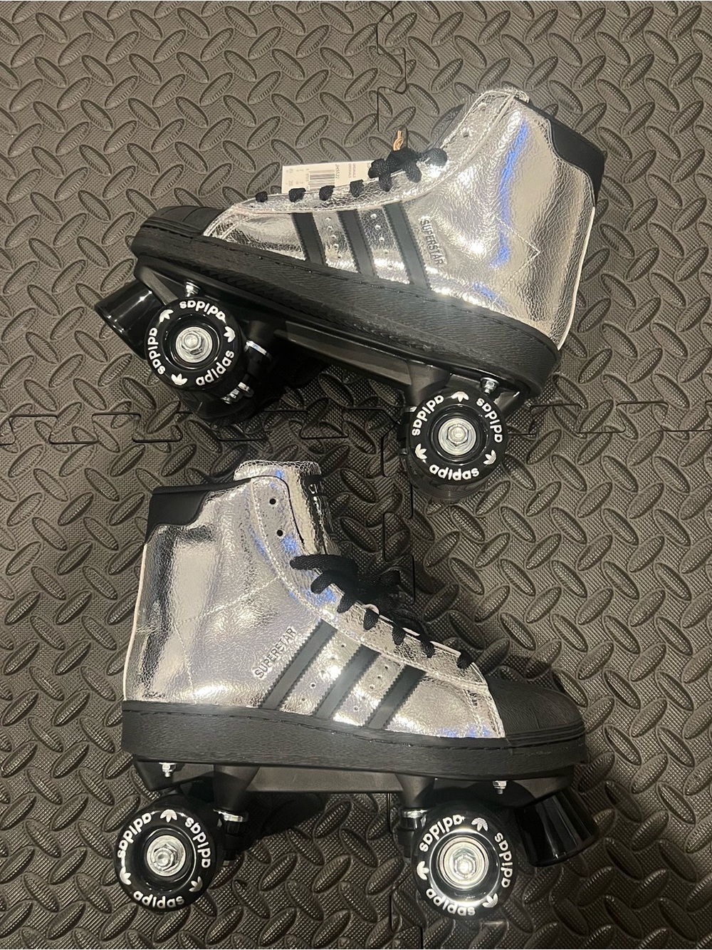 adidas Wmns Superstar 82 Skate ‘Silver Metallic Black’ JH5522Size 8.5